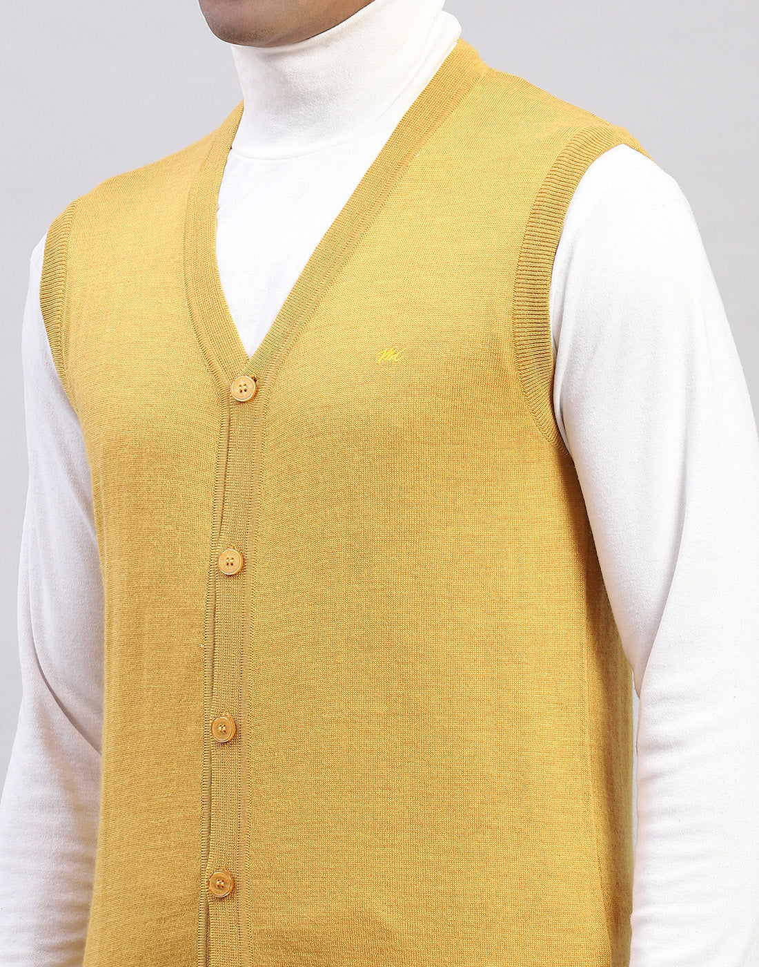 Men Cream Solid V Neck Sleeveless Cardigan