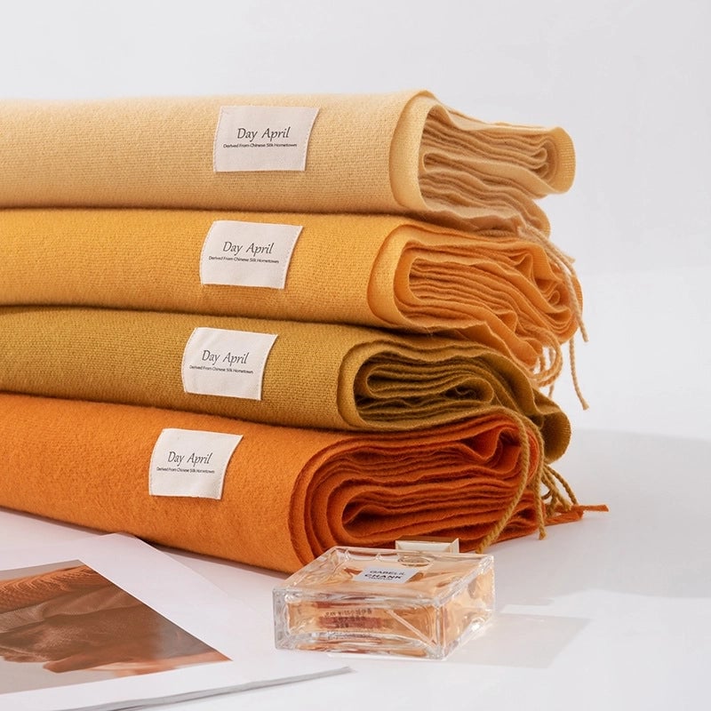 Women's Casual Minimalist Solid Color Polyester Tassel Scarf