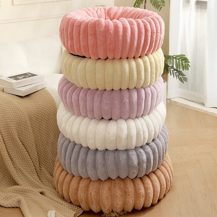 Plush Ribbed Round Pet Bed - White