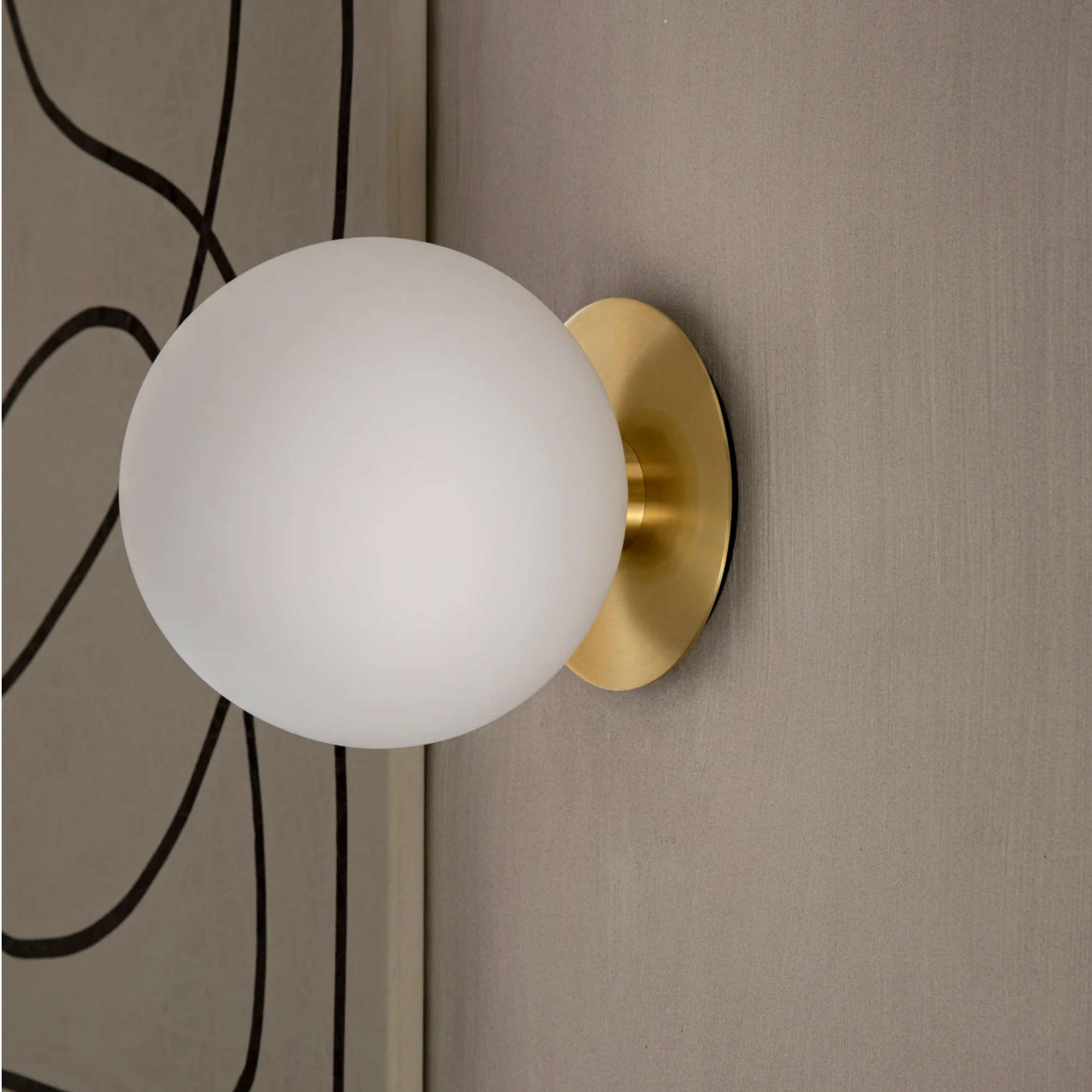 Audo TR Bulb Ceiling/Wall Lamp . TR Matte Bulb/Brushed Brass