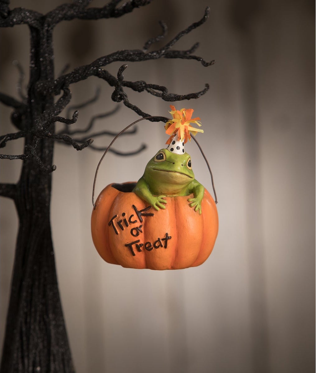 Party Frog in Pumpkin Ornament