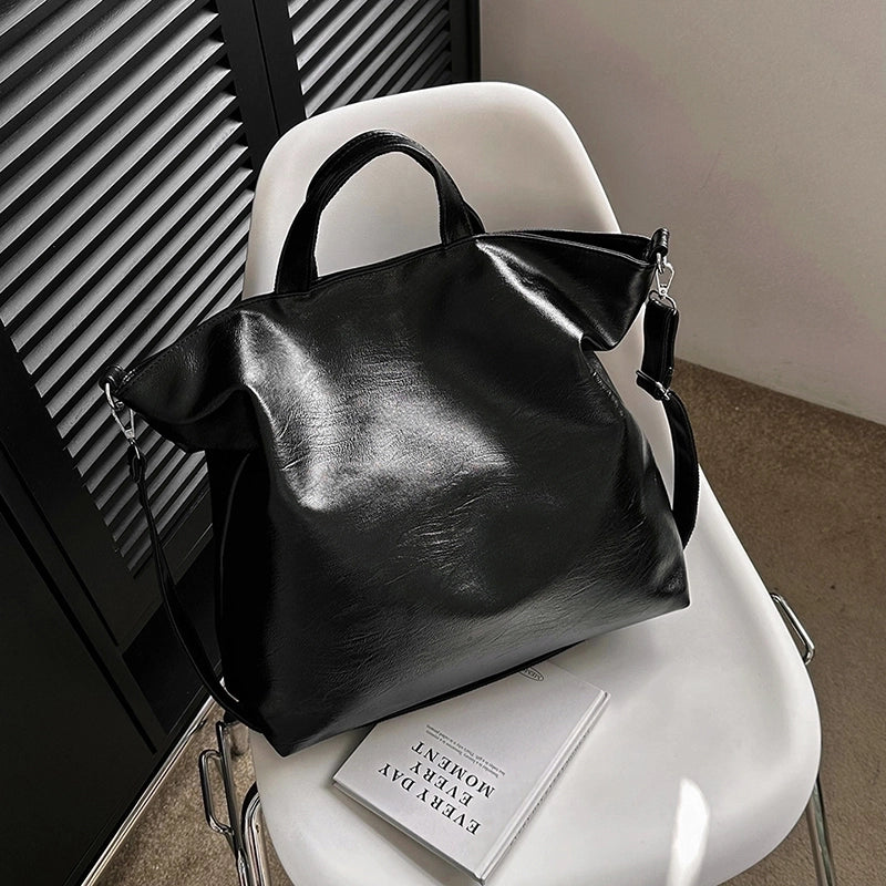 Women's Pu Leather Solid Color Punk Classic Style Streetwear Sewing Thread Square Zipper Tote Bag