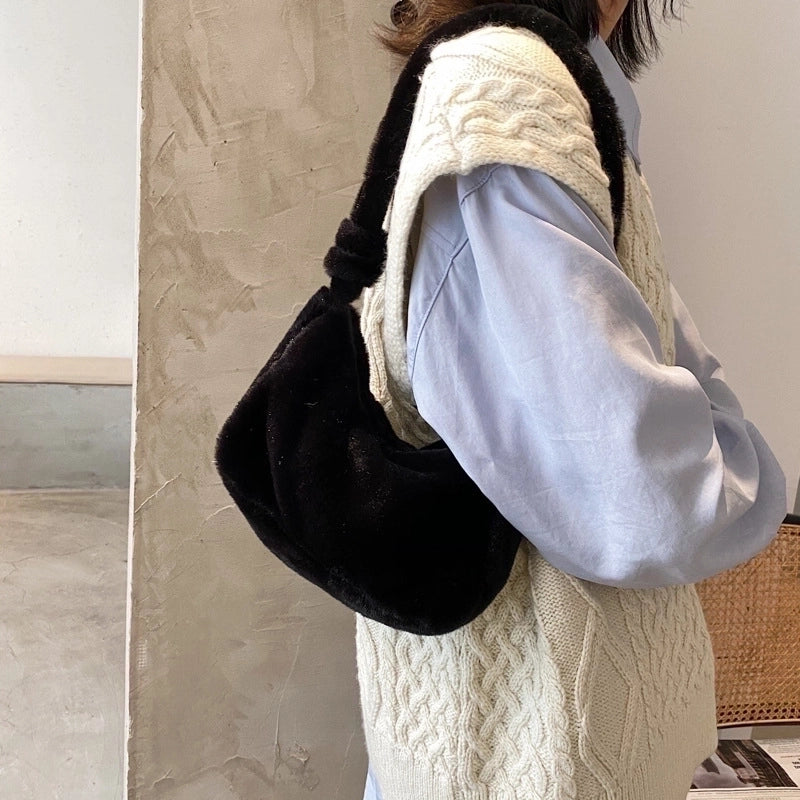 Autumn And Winter Mao Solid Color Mini Bag Casual Fashion Internet Popular Underarm Women's Bag Fashionable Western Style Plush Handbag