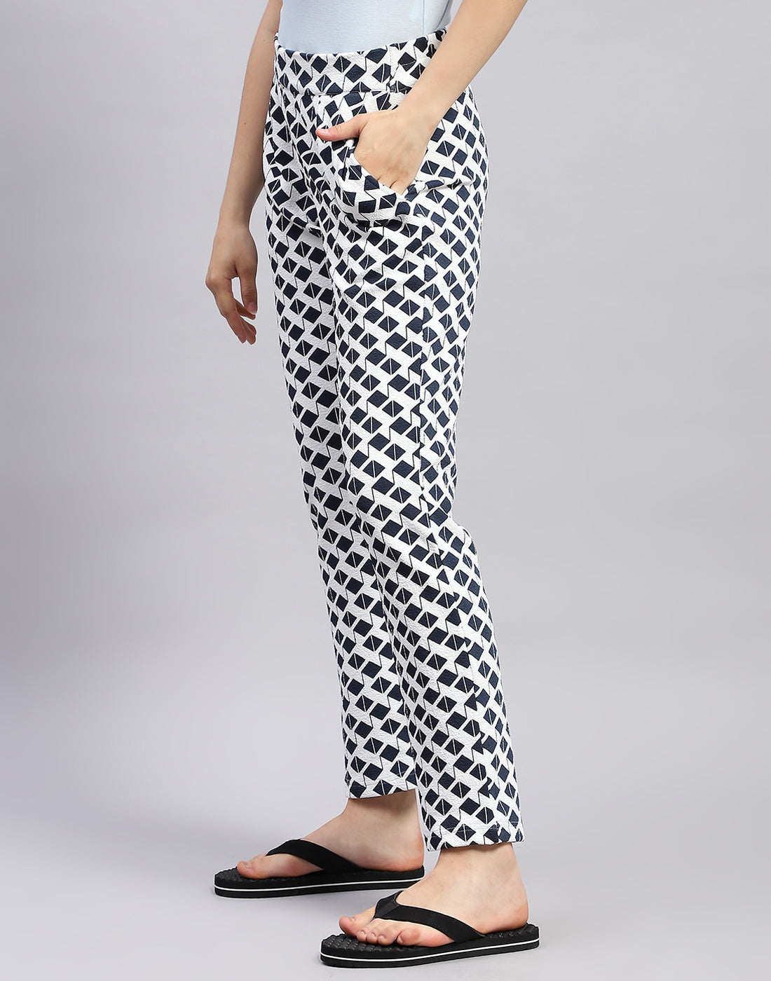 Women Navy Blue Printed Regular Fit Lower