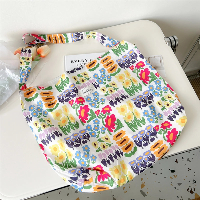 Women's Medium Polyester Floral Elegant Streetwear Square Open Underarm Bag