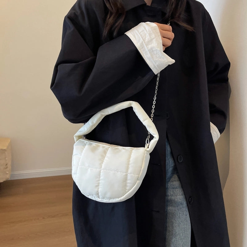 Women's Medium Polyester Solid Color Streetwear Dumpling Shape Zipper Shoulder Bag Crossbody Bag Underarm Bag