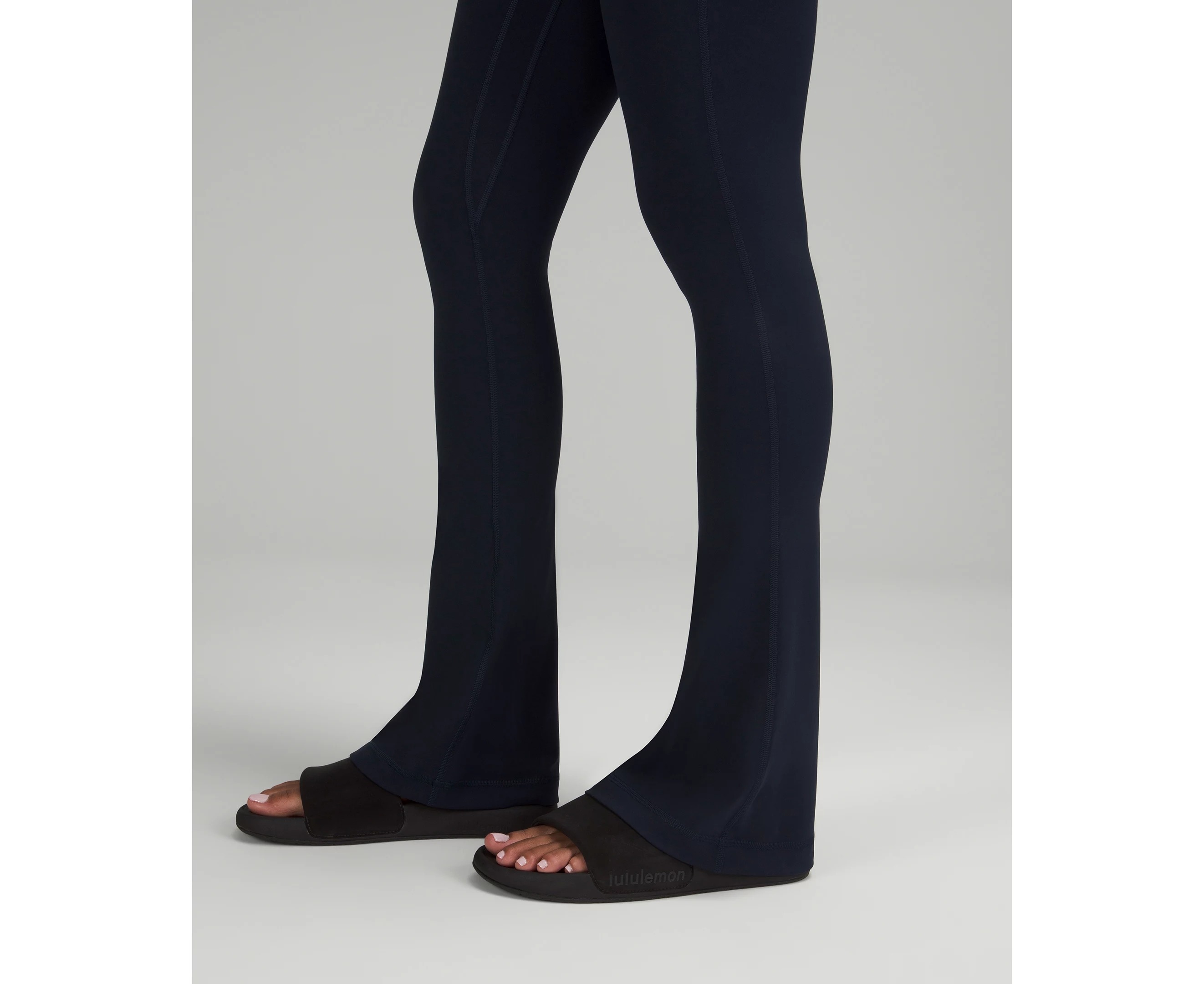 lululemon Align™ pantalón miniacampanado de talle alto Regular