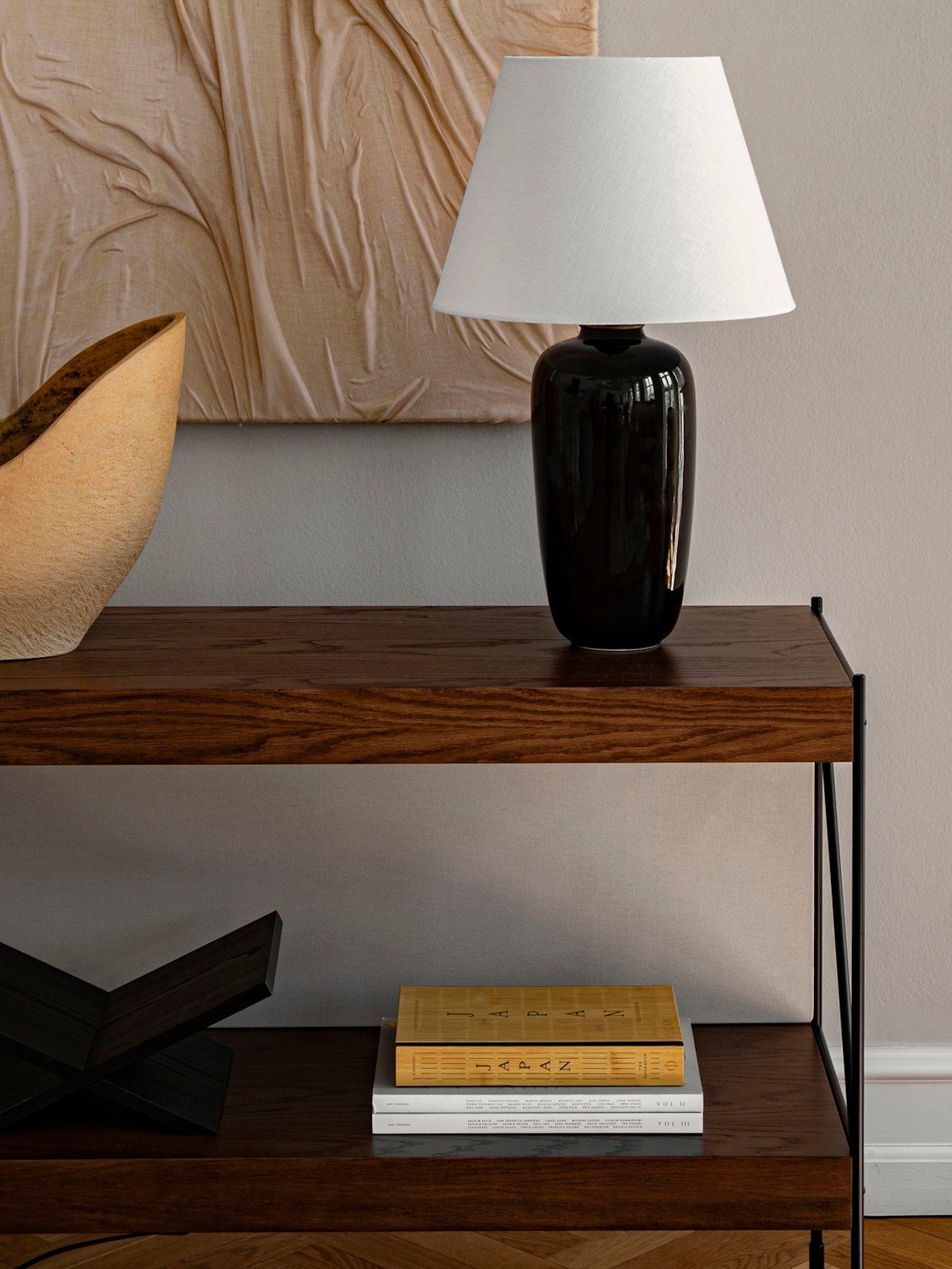 Torso Table Lamp. Black