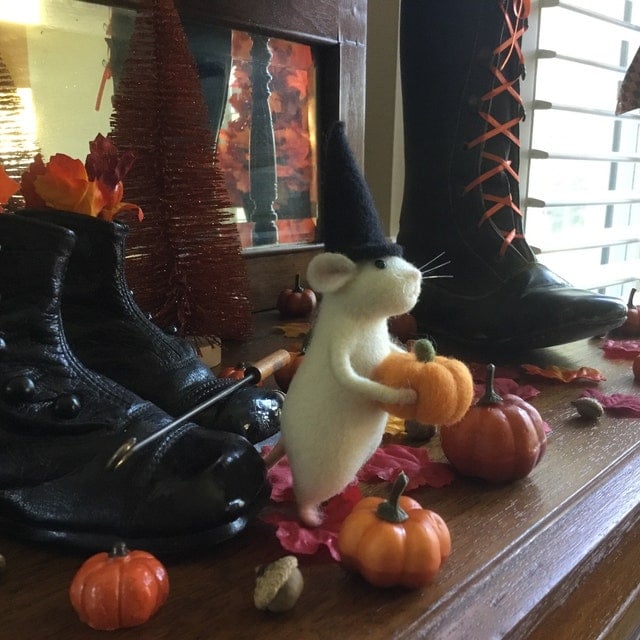 (Handmade. Great present) Halloween Mouse With A Pumpkin