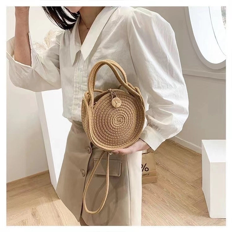 Women's Medium Cotton Solid Color Vintage Style Classic Style Round Lock Clasp Straw Bag
