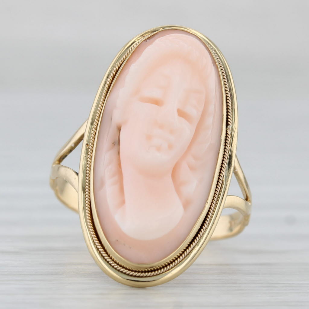 Vintage Coral Cameo Ring 18k Yellow Gold Size 6.5