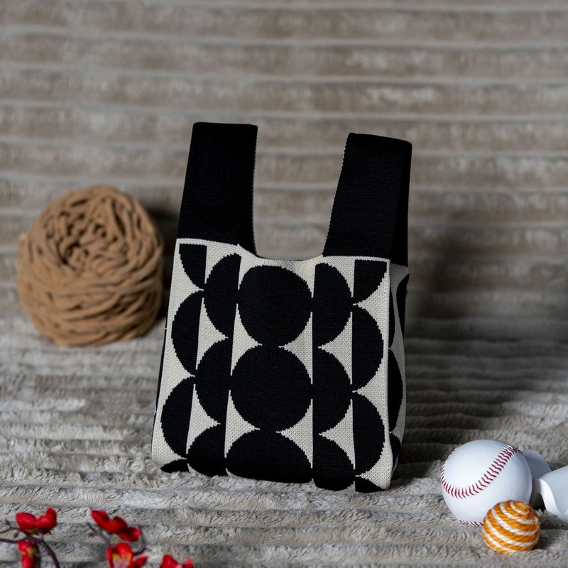 Women's Small Polyester Letter Floral Elegant Streetwear Square Open Handbag
