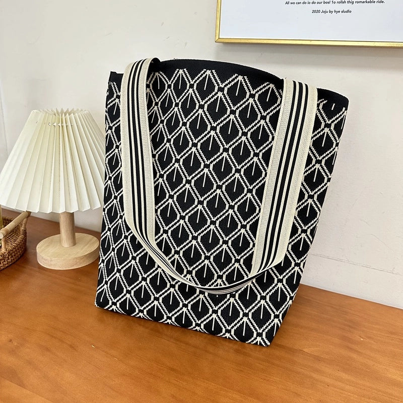 New Niche Retro Black And White Horizontal Solid Stripe Color Matching Shoulder Bag Practical Environmental Protection Portable Underarm Bag Women's Bag