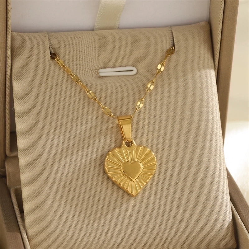 Minimalist Classic Style Sun Heart Shape Bow Knot 201 Stainless Steel 304 Stainless Steel Rhinestones Shell Zircon 18K Gold Plated Inlay Pendant Necklace