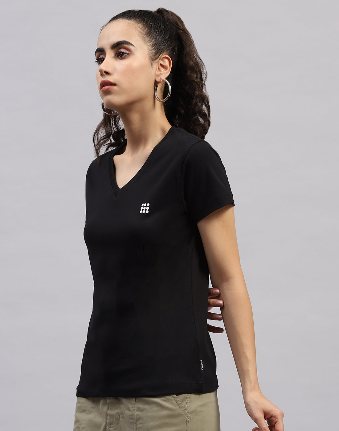 Women Black Solid V Neck Half Sleeve Top