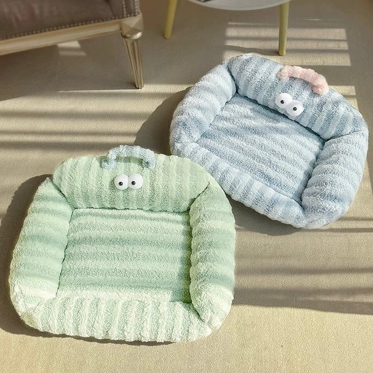 Big Eye Striped Dog Cat Bed