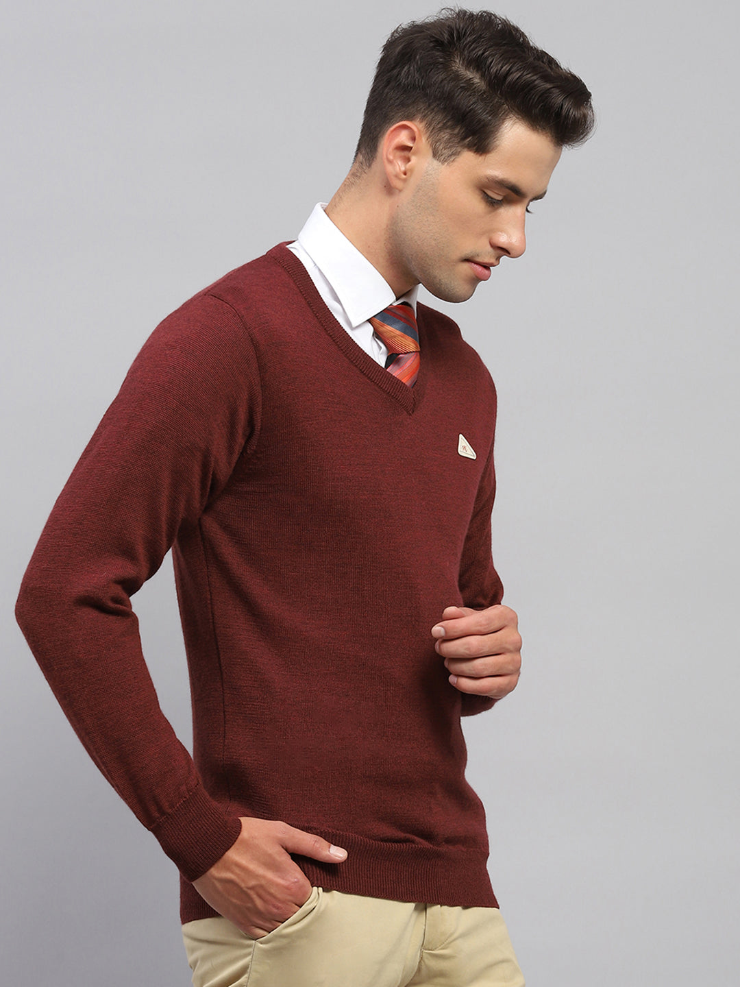 Men Maroon Solid V Neck Full Sleeve Pullover