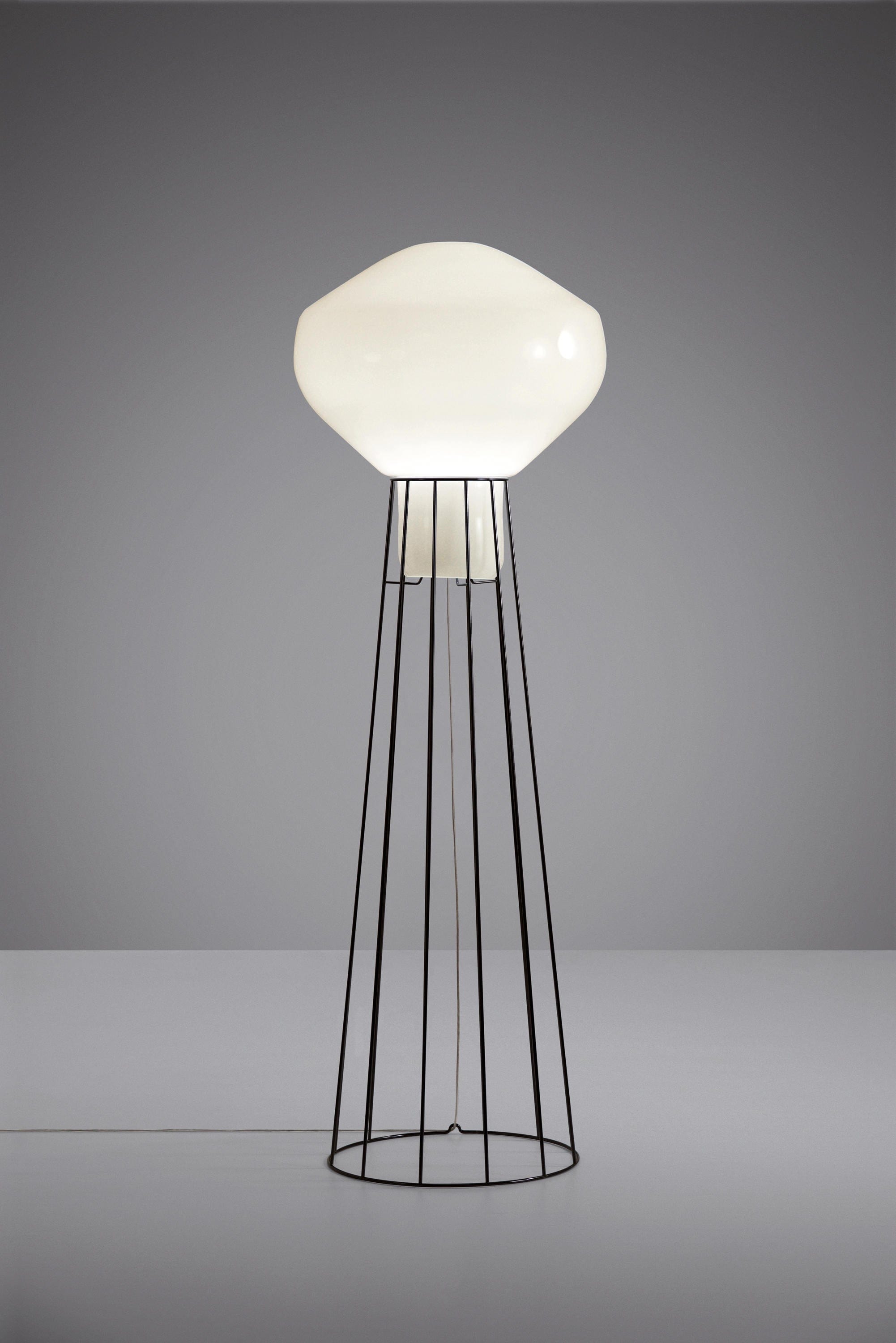 Brynjar | Modern Floor Lamp