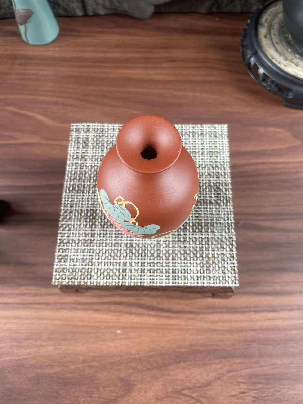 Yixing purple clay vase from China