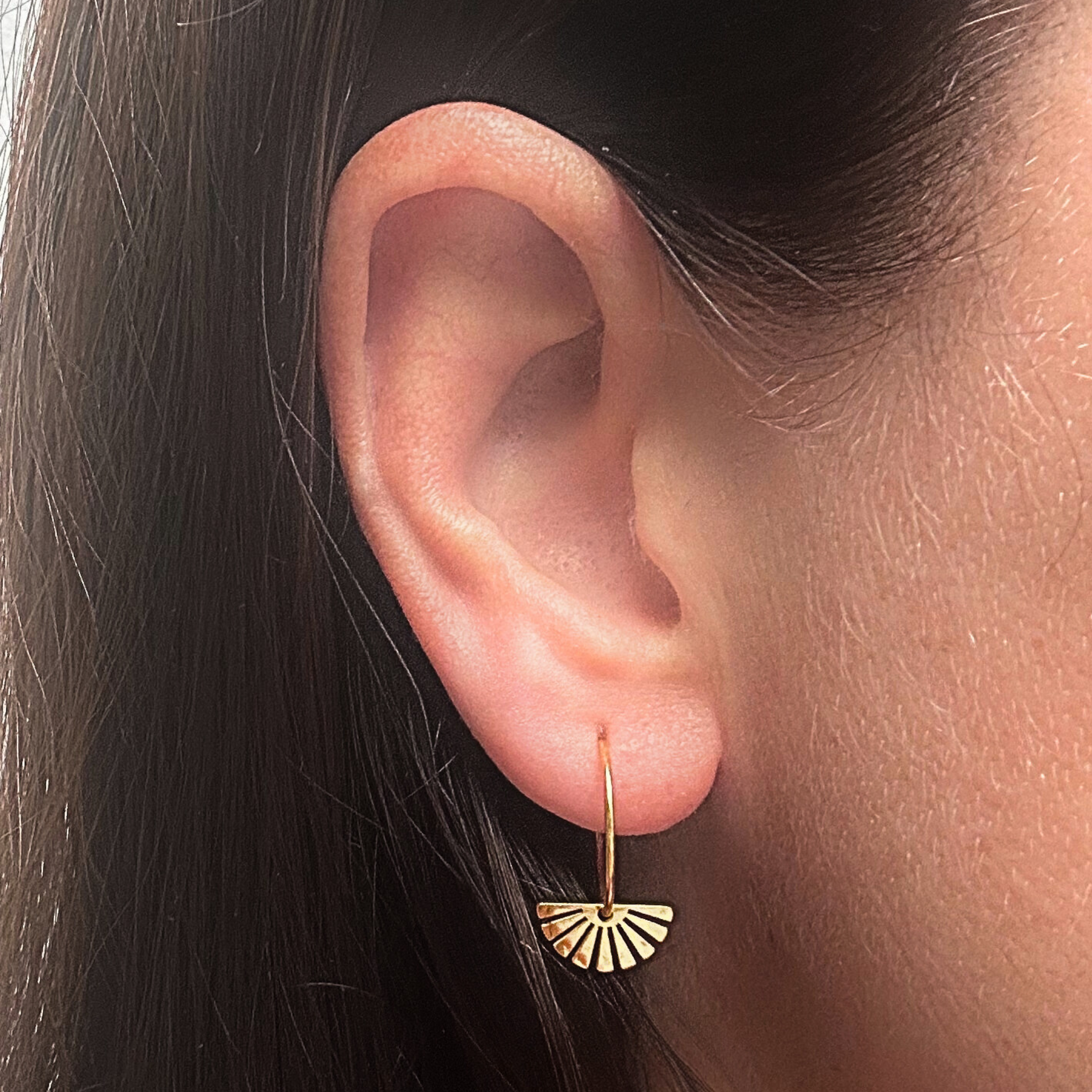 Sunshine charm hoops - Gold