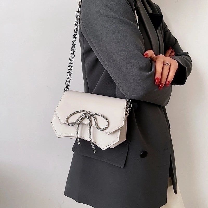 Women's Small Pu Leather Solid Color Classic Style Shell Magnetic Buckle Shoulder Bag Crossbody Bag Chain Bag