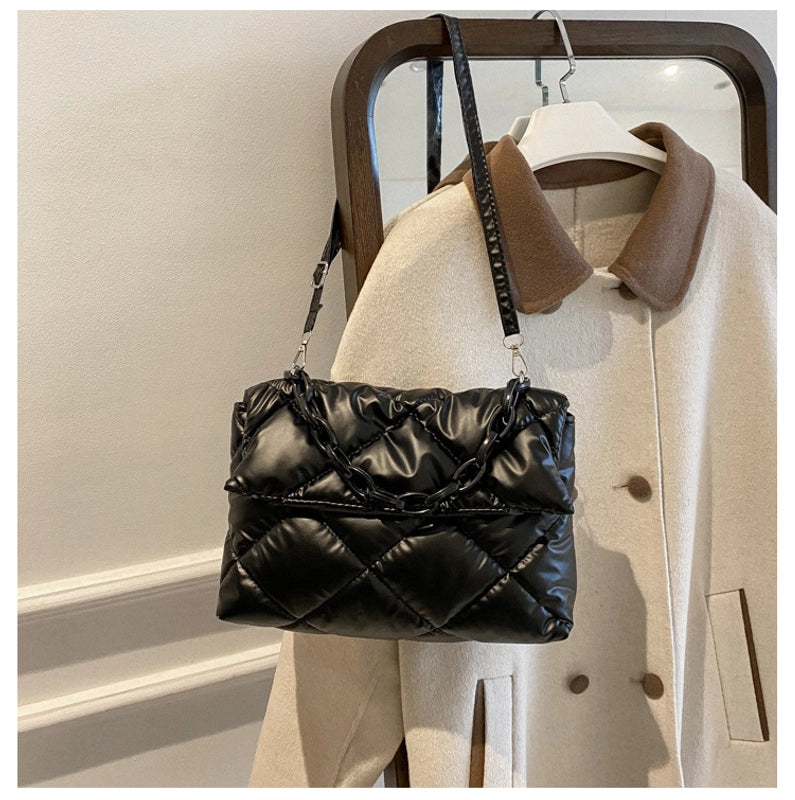 Women's Medium Special Solid Color Lingge Streetwear Magnetic Buckle Crossbody Bag