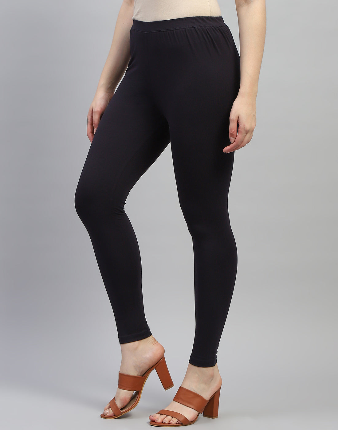 Women Black Solid Regular Fit Legging