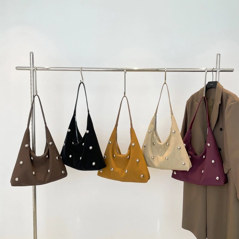 Women's Pu Leather Solid Color Vintage Style Dumpling Shape Zipper Shoulder Bag