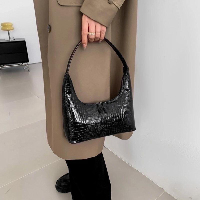 Women's Pu Leather Crocodile Vintage Style Classic Style Sewing Thread Dumpling Shape Zipper Shoulder Bag