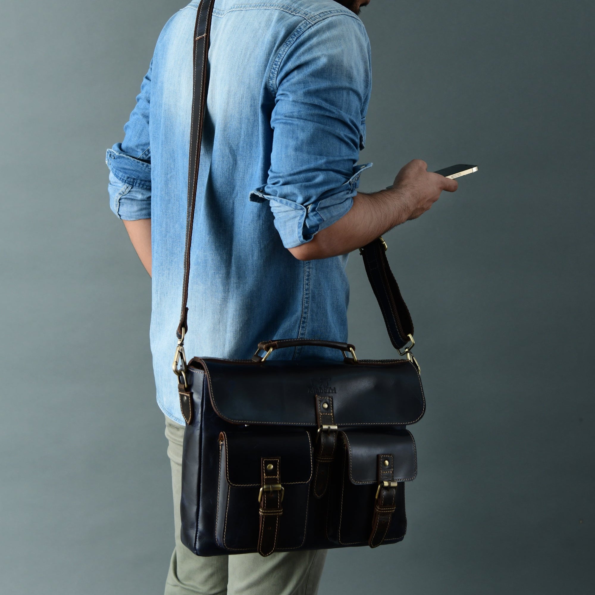 Panther Laptop Messenger Bag