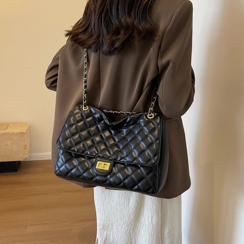 Women's Pu Leather Solid Color Classic Style Sewing Thread Square Lock Clasp Crossbody Bag