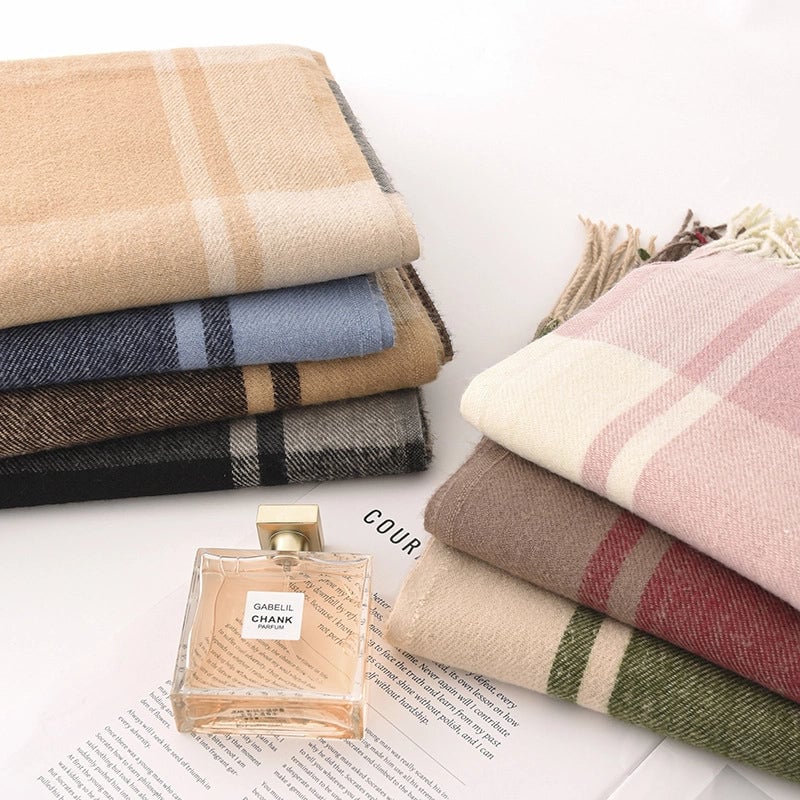 Women's Elegant Minimalist Plaid Imitation Cashmere Tassel Scarf