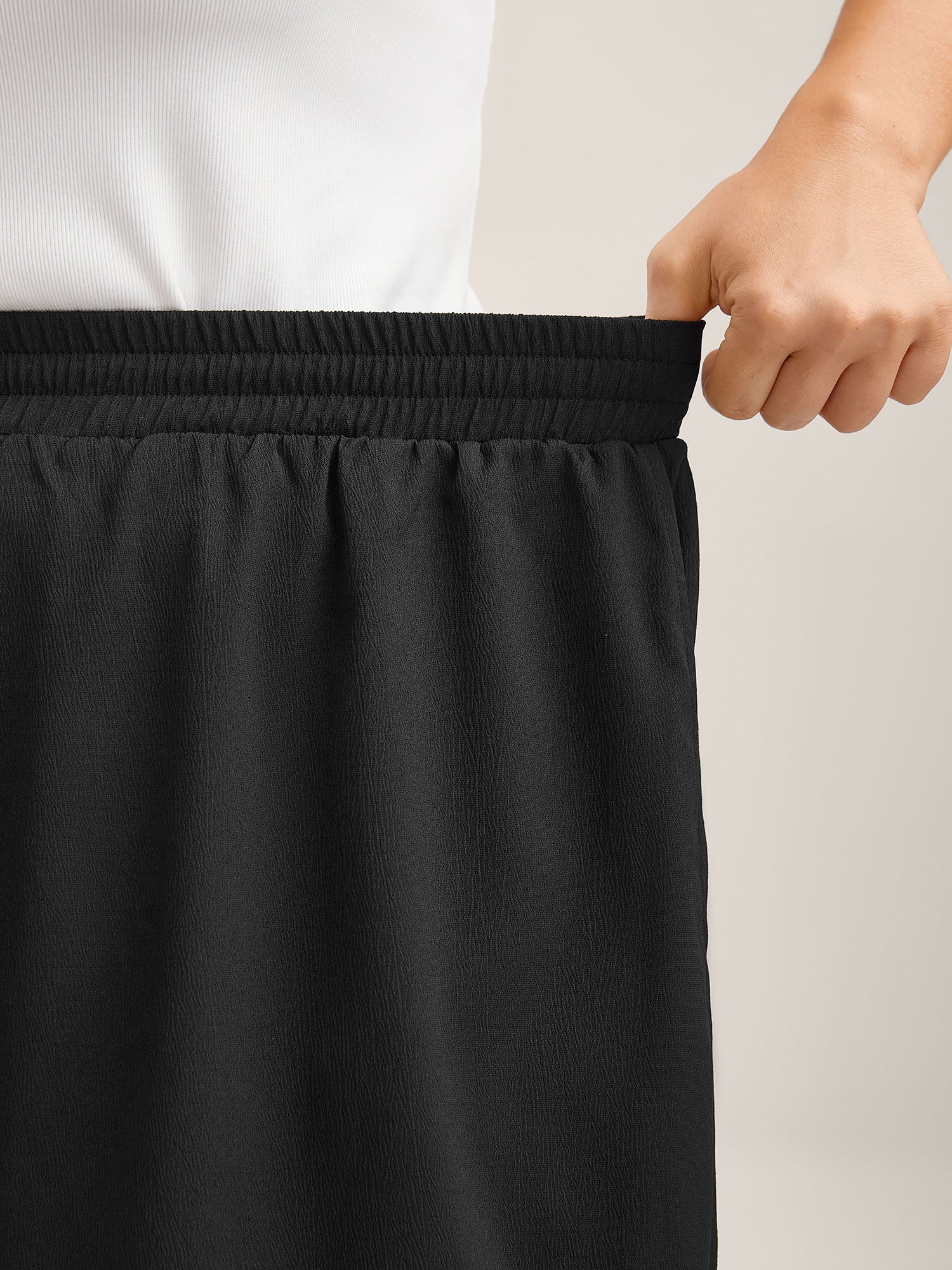 Scalloped Hem Spliced Wide-Leg Shorts