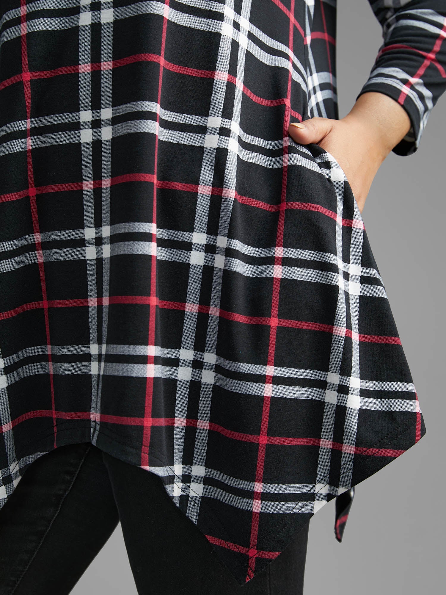 Plaid Asymmetrical Hem Pocket T-shirt