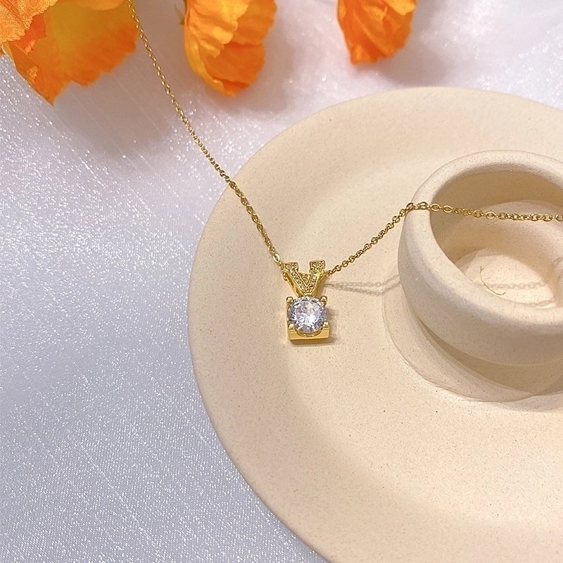 Titanium Steel Lady Inlay Heart Shape Flower Artificial Gemstones Pendant Necklace