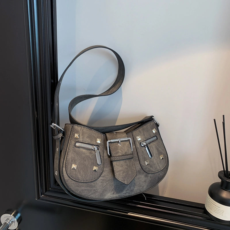 Women's Pu Leather Solid Color Streetwear Pillow Shape Zipper Shoulder Bag Underarm Bag
