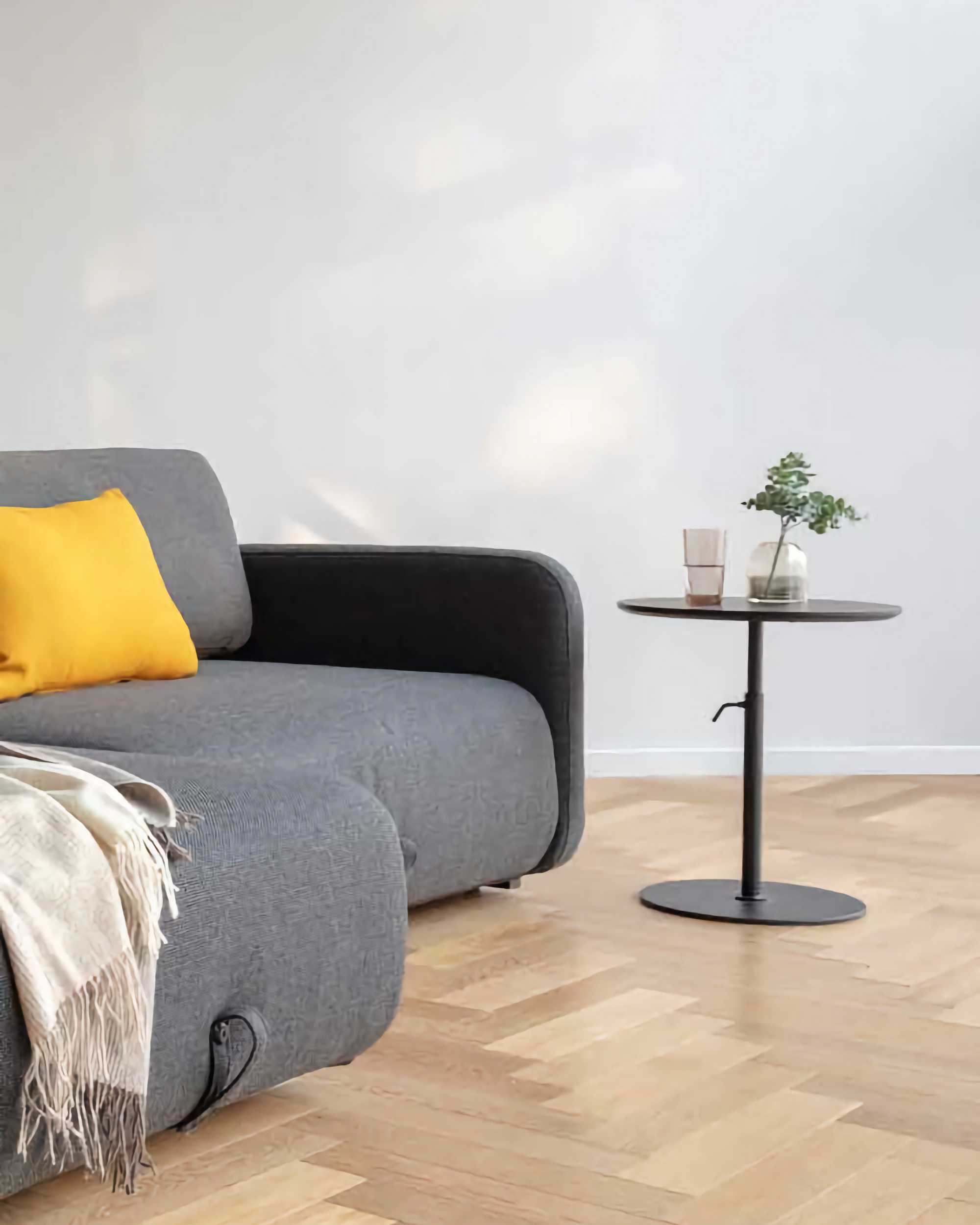refurbished | Innovation Living Kiffa height adjustable table. Black