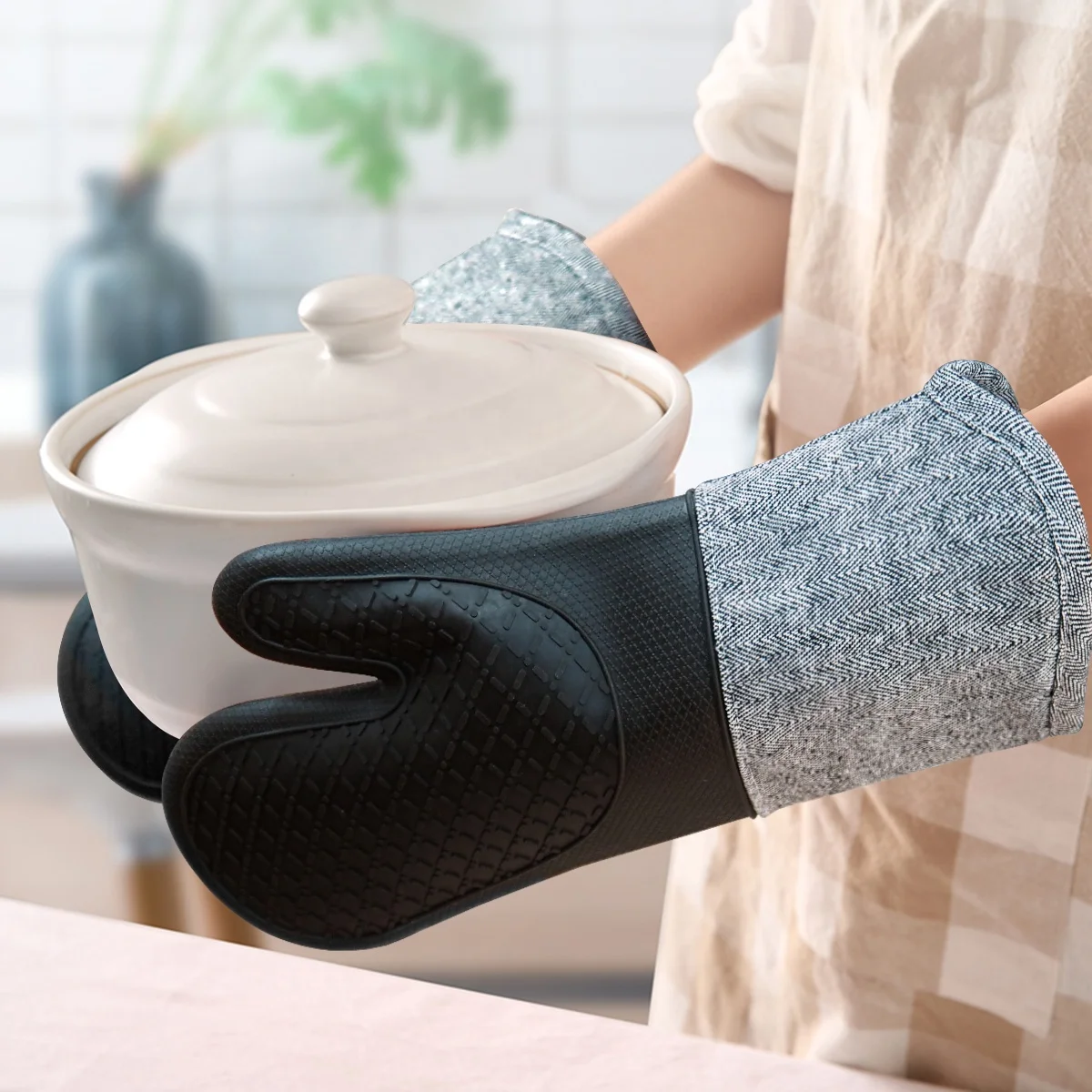 Meita Home High Quality Heat Resistant Kitchen Cooking Oven Mitts Waterproof Silicone Oven Mitt