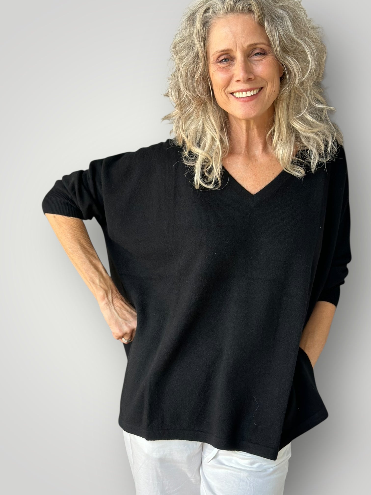 relaxed boyfriend knit-black cashmere