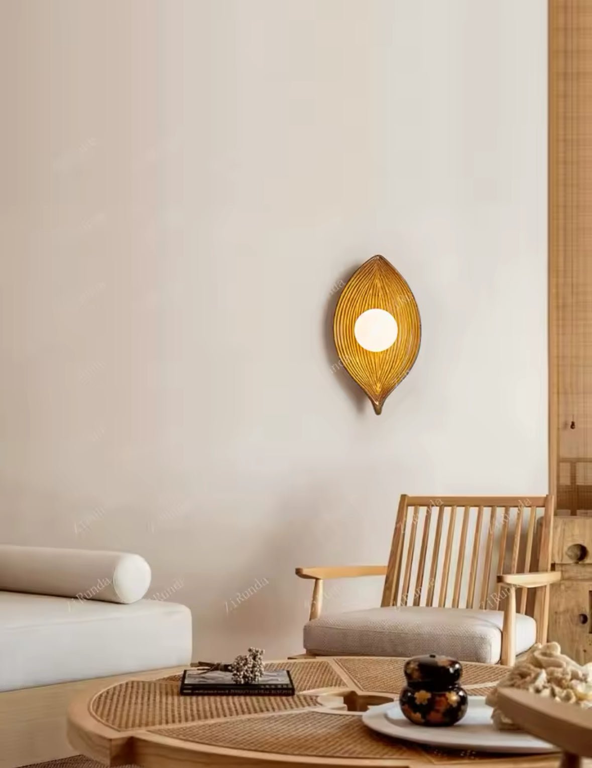 Leaf-Shaped Wall Light with Wooden Design