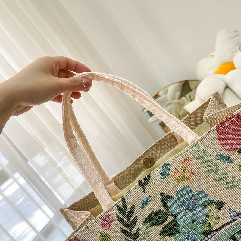 Women's Medium Cotton And Linen Letter Flower Streetwear Magnetic Buckle Tote Bag