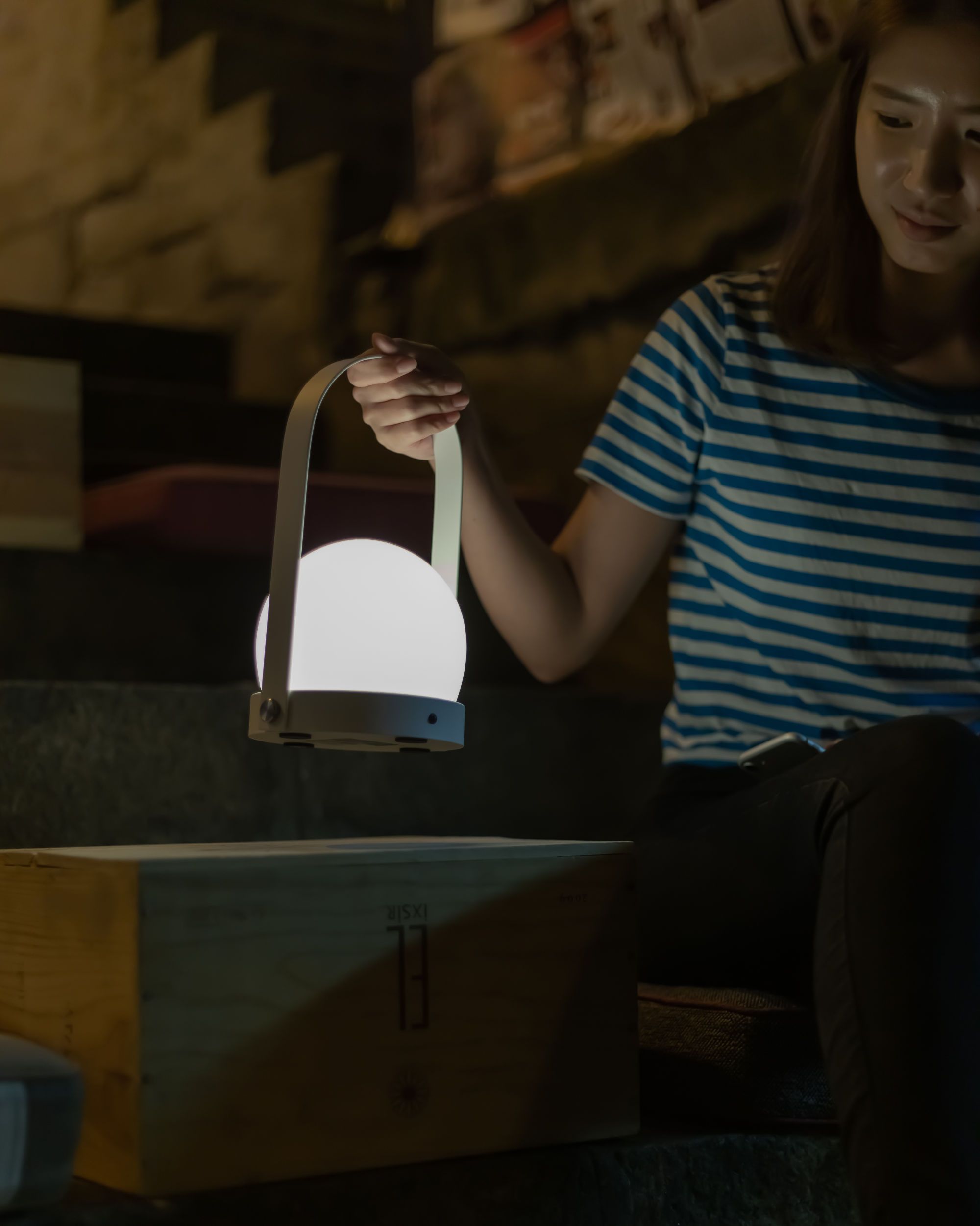 Audo Carrie rechargeable lamp. White