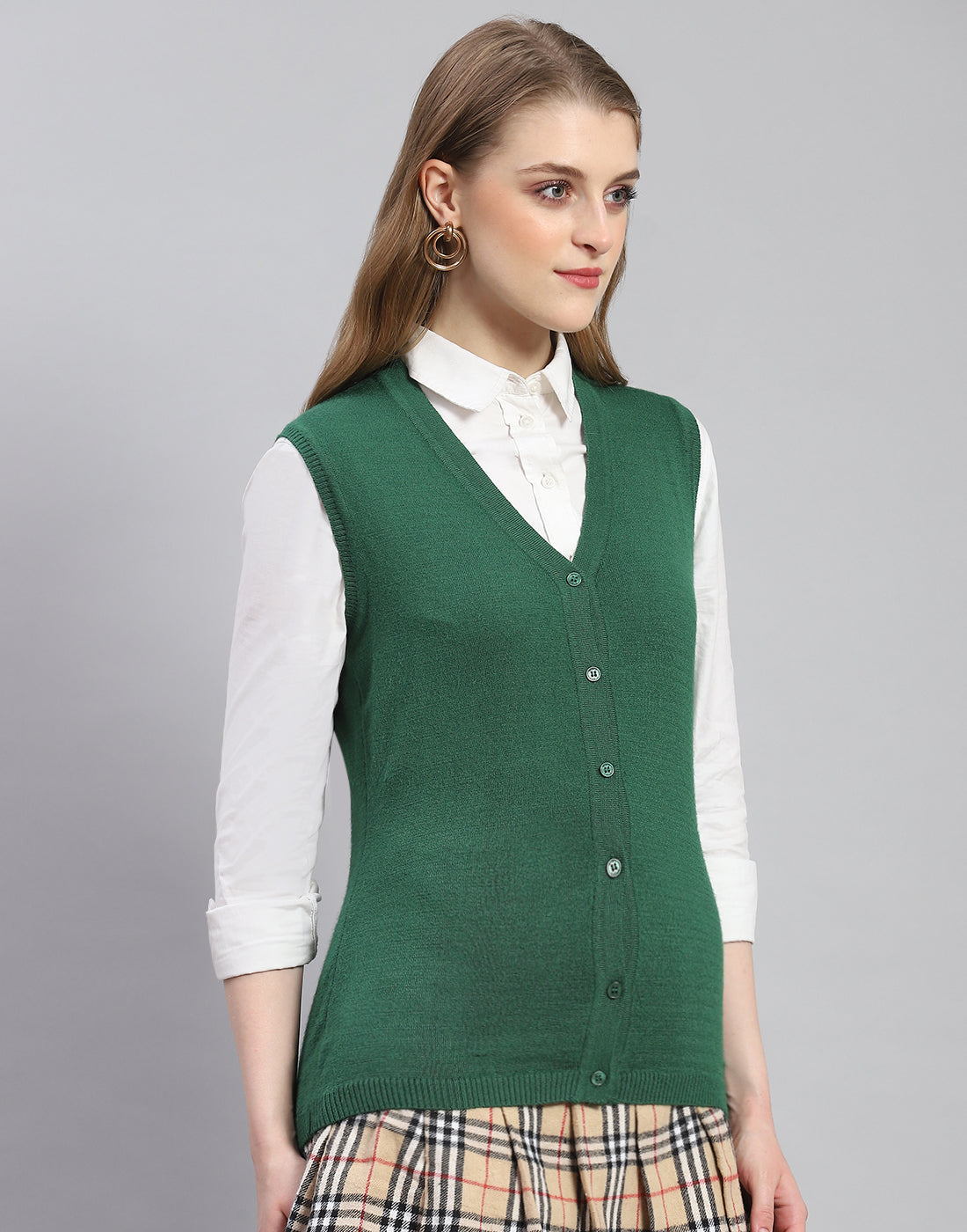 Women Green Solid V Neck Sleeveless Cardigan