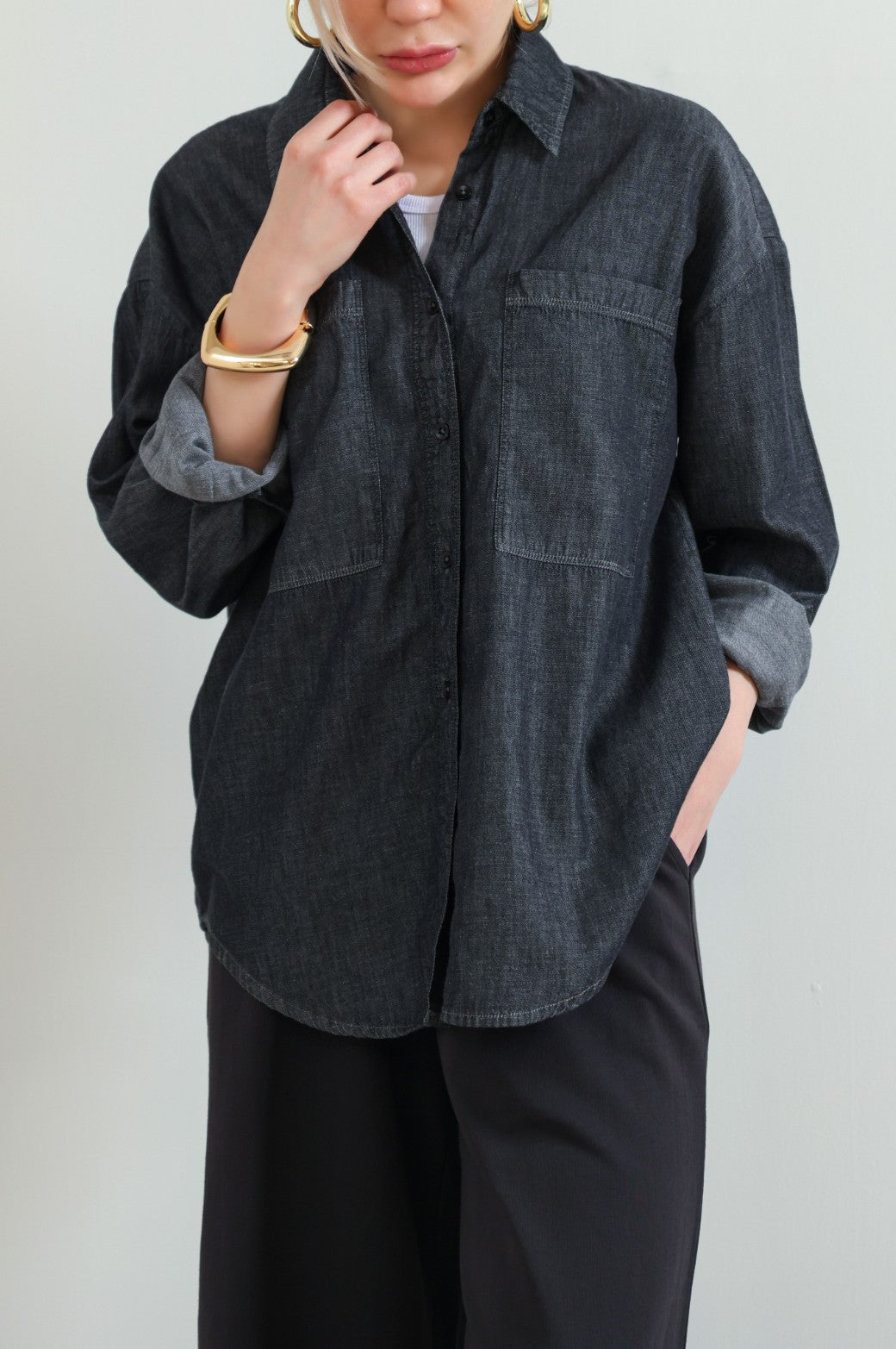 PATCH POCKET DENIM SHIRT