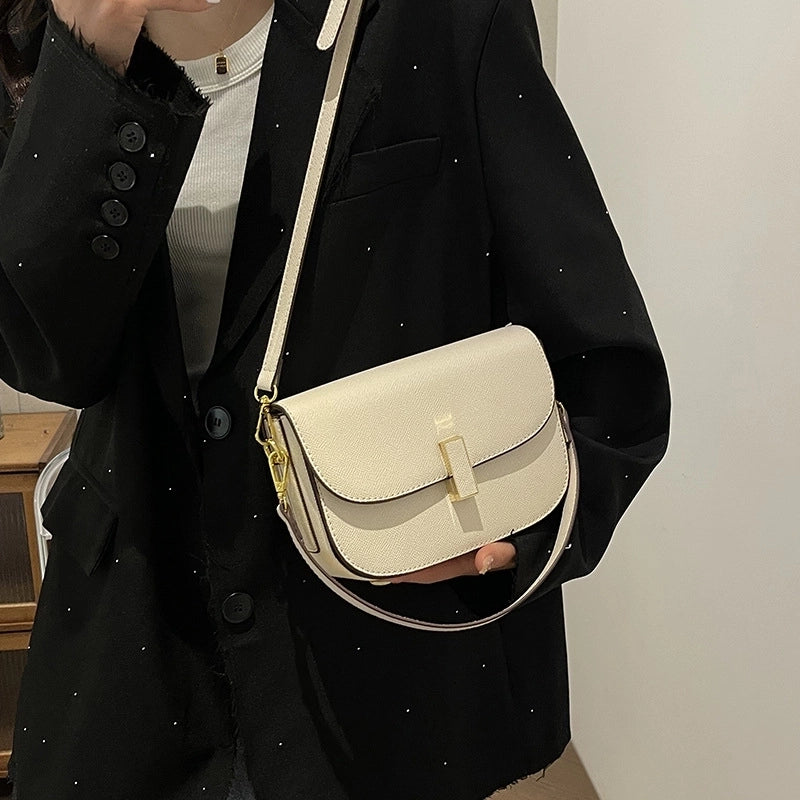 Women's Small Pu Leather Solid Color Streetwear Square Lock Clasp Handbag