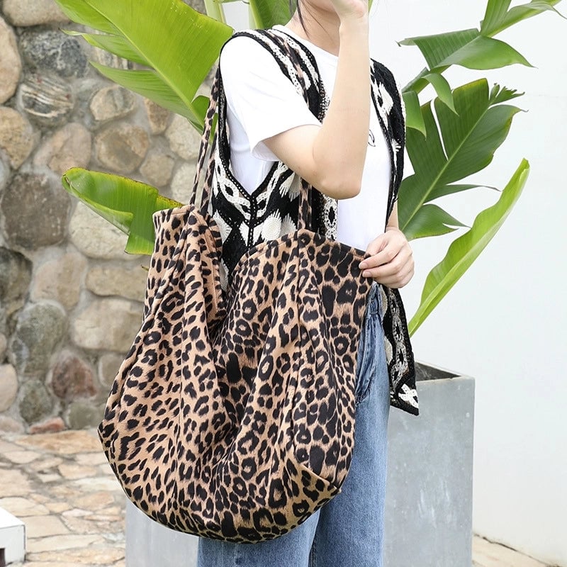 Women's Large Flannel Leopard Streetwear Open Tote Bag