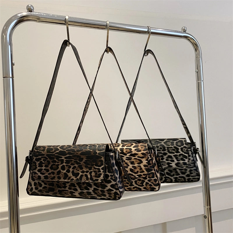 Women's Pu Leather Leopard Streetwear Square Magnetic Buckle Shoulder Bag