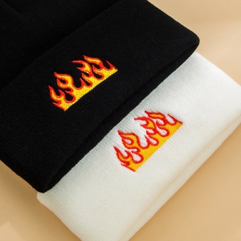 Unisex Fashion Flame Embroidery Crimping Eaveless Wool Cap