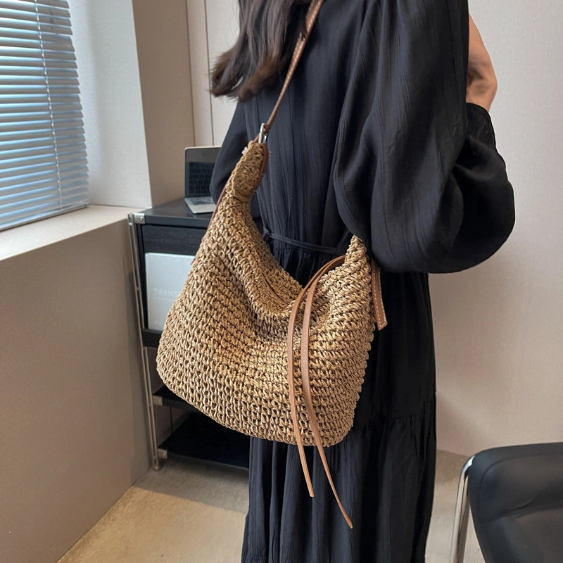 Women's Medium All Seasons Straw Classic Style Shoulder Bag