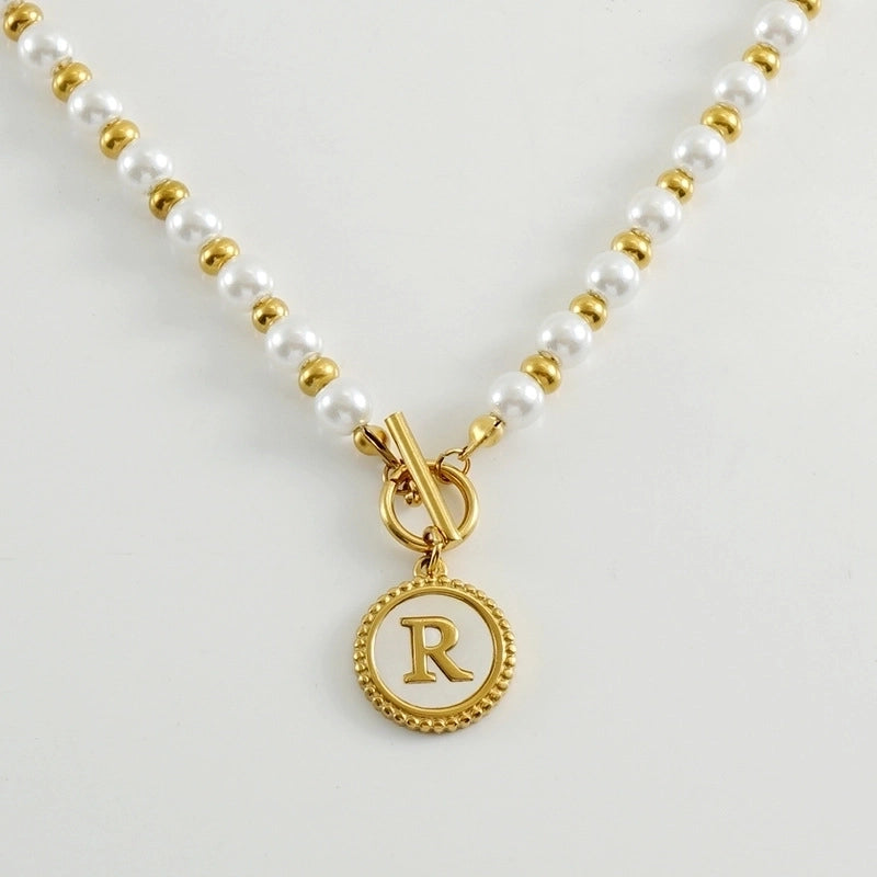 Minimalist Round Letter Imitation Pearl Titanium Steel Inlaid Shell Pendant Necklace 1 Piece